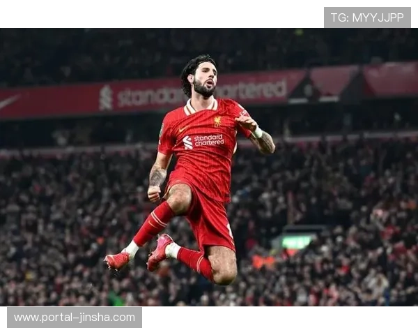 索博斯洛伊任意球直挂死角，为利物浦打破僵局