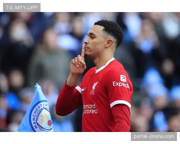 阿诺德的“边后腰”实验，是否已到调整的十字路口？